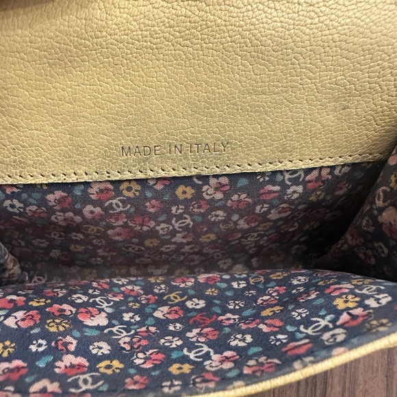 Chanel Calfskin Yellow Leather Compact Wallet with CC Logo - Picture 13 of 13